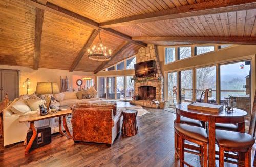 Beech Mountain House | 2 Mi to Slopes: Luxe Beech Mtn Cabin w/Hot Tub