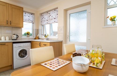 Llanybri House | 2 Rock Cottage Llansteffan