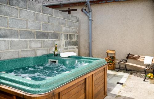 Llanybri House | 2 Rock Cottage Llansteffan