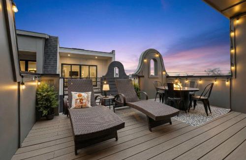 Buena Vista House | 2 Side by Side Units Roof Decks Karaoke Murals
