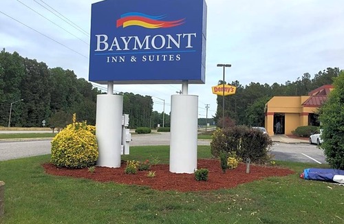 Gold Rock Hotel | 2-Star Hotel ∙ Baymont by Wyndham Rocky Mount I-95