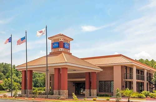 Gold Rock Hotel | 2-Star Hotel ∙ Baymont by Wyndham Rocky Mount I-95