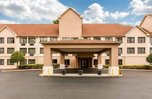 Wilmington Hotel | 2-Star Hotel ∙ Comfort Suites Wilmington near Downtown