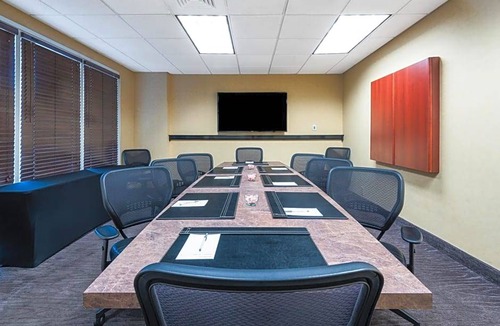 Second Ward Hotel | 2-Star Hotel ∙ Hampton Inn Charlotte Uptown