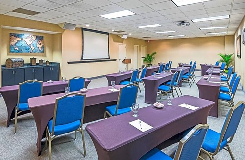 Second Ward Hotel | 2-Star Hotel ∙ Hampton Inn Charlotte Uptown