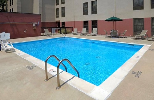 Wake Forest Hotel | 2-Star Hotel ∙ Hampton Inn Raleigh/Town of Wake Forest