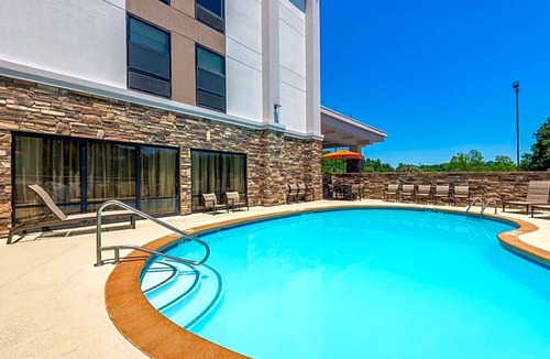 Wilkesboro Hotel | 2-Star Hotel ∙ Hampton Inn Wilkesboro