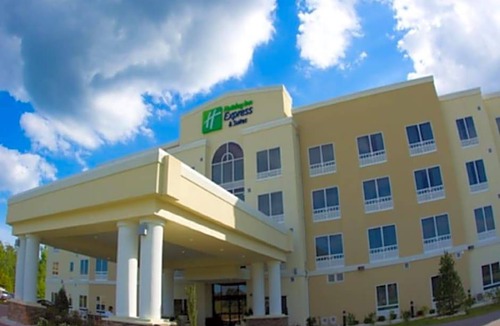 Havelock Hotel | 2-Star Hotel ∙ Holiday Inn Express & Suites Havelock Northwest New Bern, an IHG Hotel