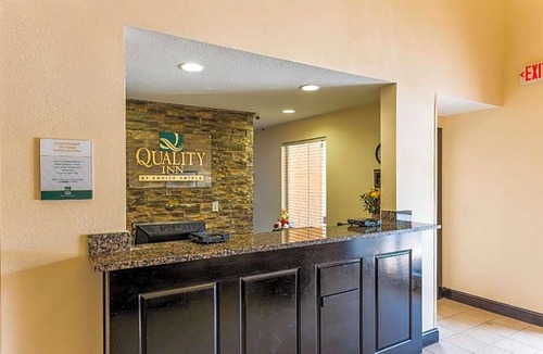 Huntersville Hotel | 2-Star Hotel ∙ Quality Inn Huntersville near Lake Norman