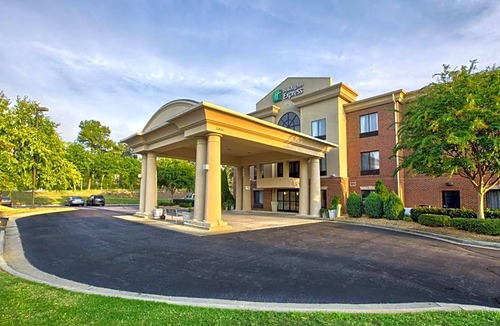 North Raleigh Hotel | 2-Star Hotel ∙ Holiday Inn Express Hotel & Suites Raleigh North - Wake Forest, an IHG Hotel
