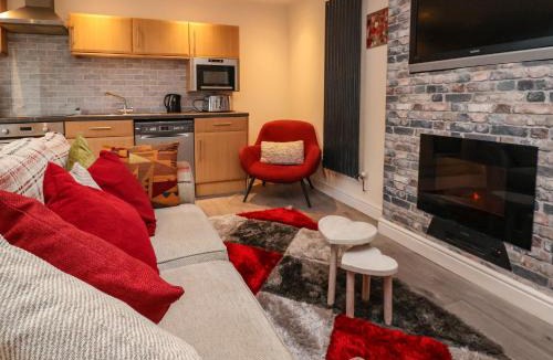 Gwersyllt House | 2 Stoneleigh Cottage