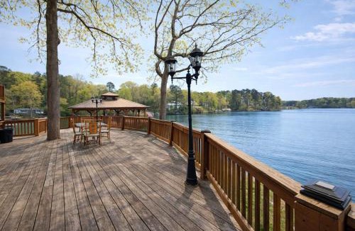 Titus House | 2-Tier Dock w/Lift! Jordan Lake Family Retreat
