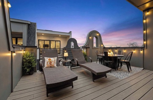 Buena Vista House | 2 Units Sleeps 24 | Roof Decks Karaoke Murals
