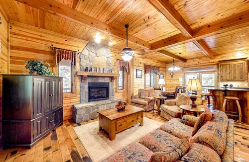 Tuckasegee House | 201 m² House ∙ 3 bedrooms ∙ 8 guests