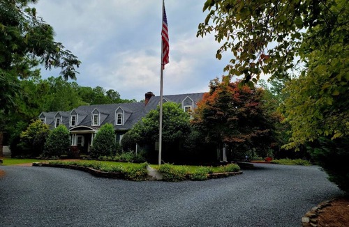 Pinehurst House | 2024 Pinehurst US Open beauty. 6000 sf rental home on 8 stunning acres!