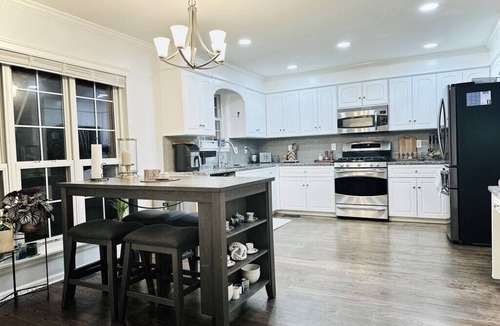 Evans House | 2026 Masters Rental House with Private Saltwater Pool & Jacuzzi bathtub