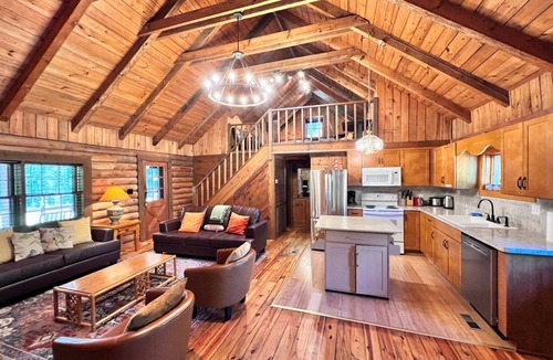 Apex House | 204 m² House ∙ 3 bedrooms ∙ 10 guests
