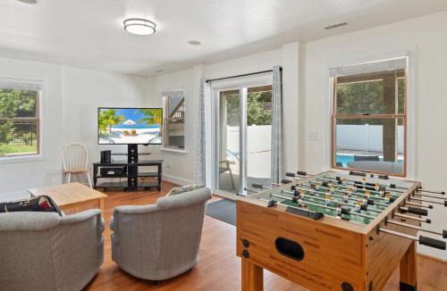 Duck House | 2072 - Laughing Duck