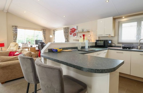 Hopton Cabin | 21 Norman Drive Lodge, Burgh Castle
