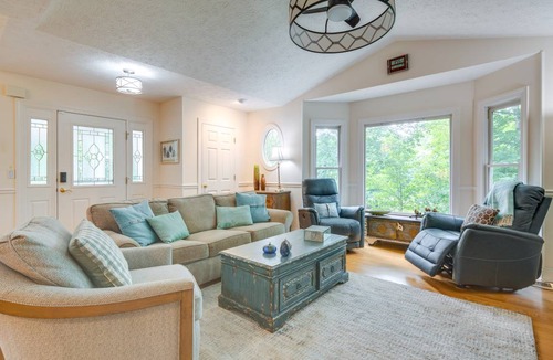 Hendersonville House | 213 m² House ∙ 3 bedrooms ∙ 6 guests
