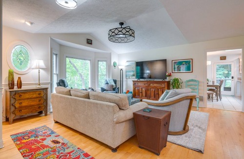 Hendersonville House | 213 m² House ∙ 3 bedrooms ∙ 6 guests