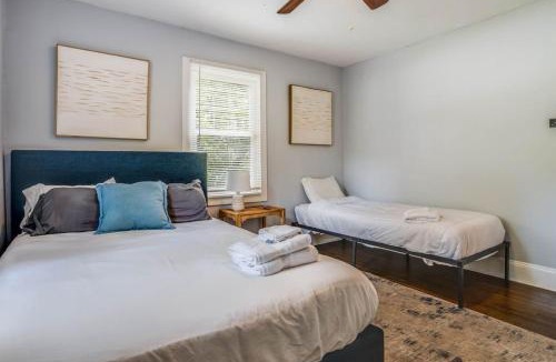 Villa Heights House | 22 Great Area Super Walkable