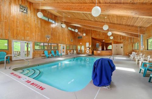 Beech Mountain Apartment | 220 Charter Hills Rd B5 by Carolina Stays