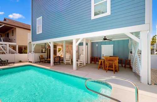 Sunset Beach House | 226 m² House ∙ 5 bedrooms ∙ 14 guests