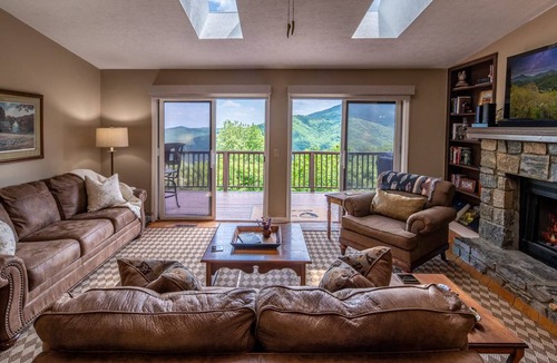 Seven Devils Cabin | 228 m² Cabin ∙ 4 bedrooms ∙ 8 guests