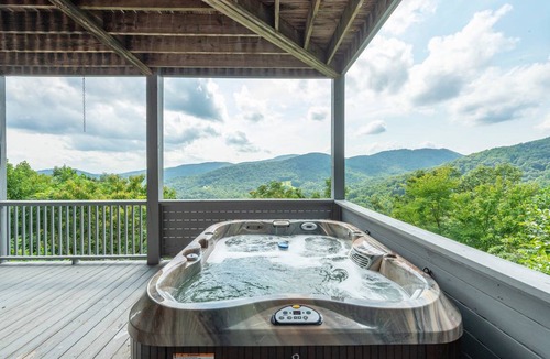 Skyland House | 232 m² House ∙ 4 bedrooms ∙ 8 guests