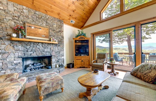Almond House | 241 m² House ∙ 3 bedrooms ∙ 8 guests