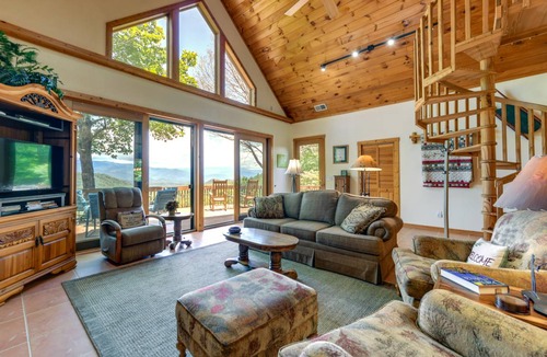 Almond House | 241 m² House ∙ 3 bedrooms ∙ 8 guests