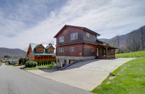 Maggie Valley House | 241 m² House ∙ 4 bedrooms ∙ 14 guests