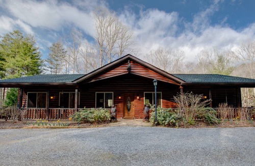 Horse Shoe Cabin | 242 m² Cabin ∙ 3 bedrooms ∙ 8 guests