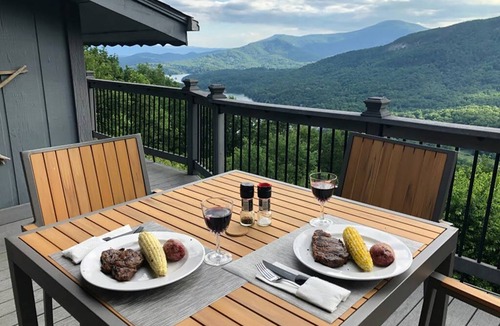 Lake Lure House | 249 m² House ∙ 3 bedrooms ∙ 12 guests