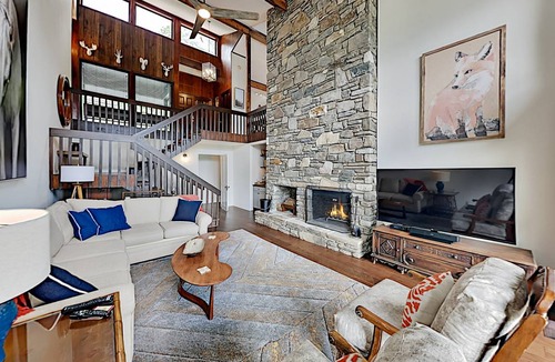 Lake Lure House | 249 m² House ∙ 3 bedrooms ∙ 12 guests