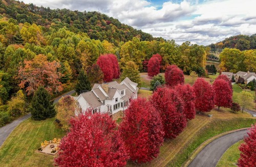 Altamont House | 252 m² House ∙ 4 bedrooms ∙ 17 guests