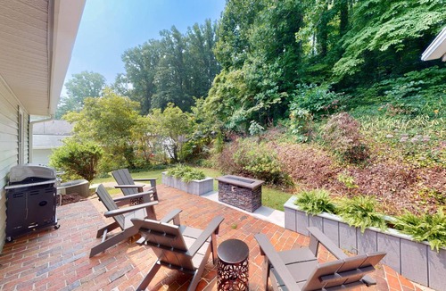 Lake Junaluska House | 253 m² House ∙ 4 bedrooms ∙ 8 guests