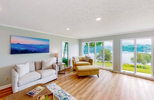 Lake Junaluska House | 253 m² House ∙ 4 bedrooms ∙ 8 guests