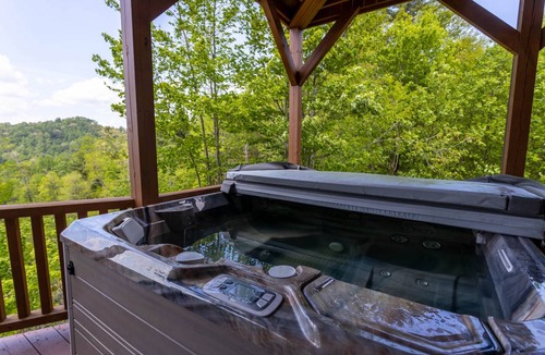 Lenoir Cabin | 255 m² Cabin ∙ 3 bedrooms ∙ 11 guests