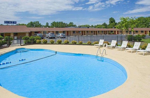 Mount Airy Hotel | 26 m² Motel ∙ 127 guests