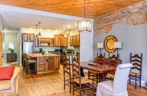 Saluda House | 260 m² House ∙ 3 bedrooms ∙ 6 guests