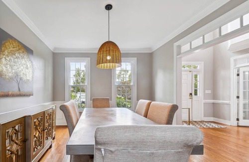 Clayton House | 260 m² House ∙ 5 bedrooms ∙ 9 guests
