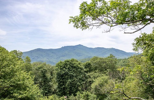 Blowing Rock Cabin | 263 m² Cabin ∙ 4 bedrooms ∙ 10 guests