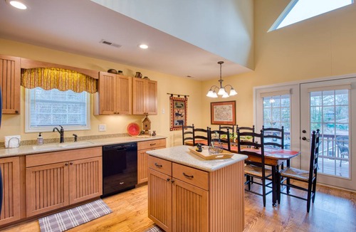 Lake Junaluska House | 266 m² House ∙ 5 bedrooms ∙ 10 guests