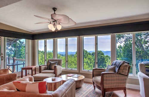 Laurel Park House | 268 m² House ∙ 3 bedrooms ∙ 6 guests