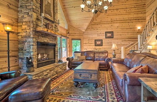 Hayesville House | 269 m² House ∙ 2 bedrooms ∙ 8 guests