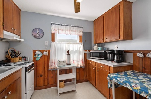 Nags Head House | 275 - Water-Front - Private Pier, Water-Side Screened Deck, & More!