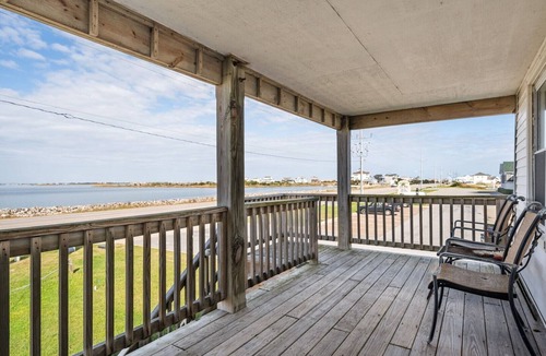 Nags Head House | 275 - Water-Front - Private Pier, Water-Side Screened Deck, & More!