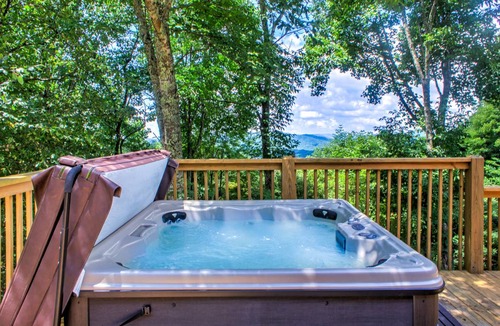 Wolf Laurel House | 276 m² House ∙ 4 bedrooms ∙ 12 guests